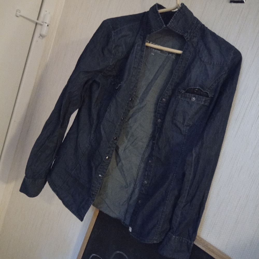 Bootlegger Jeans long sleeve shirt